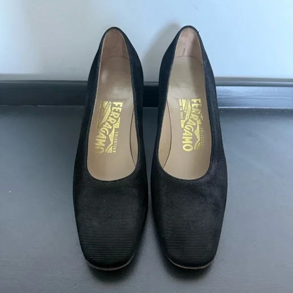 Vintage Salvatore Ferragamo classic black grosgrain block heel pumps - size 5.5 - Picture 4 of 7